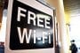 Las redes Wi-Fi de lugares como los aeropuertos pueden suponer una potencial fuente de problemas para la seguridad de nuestros datos. Fotografía de Charleston's TheDigitel en Flickr bajo licencia Creative Commons