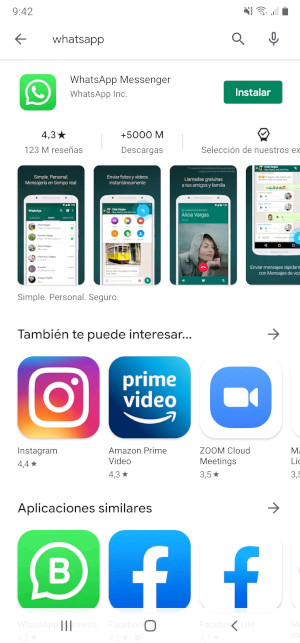 Descargando WhatsApp de Google Play