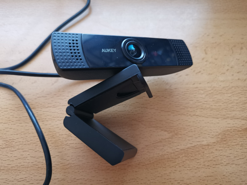 Elementos de sujeción de la webcam de Aukey