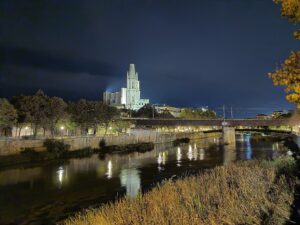 Foto del mismo escenario realizada utilizando el modo nocturno. Clic para ver a tamaño completo